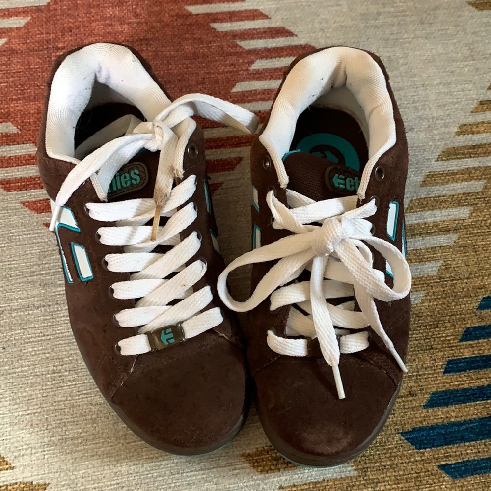 Etnie’s skateboarding shoes W 7